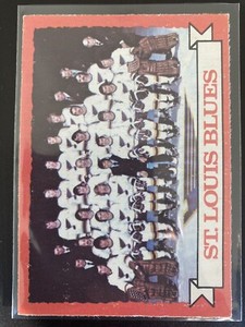 $5 – 1973-74 OPC Hockey Blues Team (light back) #105 Ex+