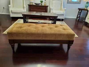 Taylor Bench - Sexy Love Seat - Bench - Sofa - COUCH late (Bombay Canada) - Picture 1 of 5