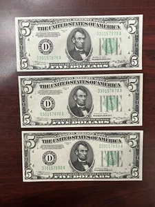 1934 $5 Federal Reserve Notes CU Lot - 3 Consecutive Serial Numbers - Picture 1 of 2