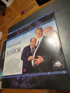 JUNIOR LASERDISC LD LTBX EMMA THOMPSON, Schwarzenegger, DeVito - Picture 1 of 2
