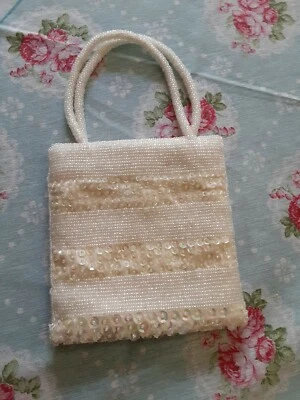 VALERIE STEVENS small purse with seed beads and iridescent sequins. Off White - Image 1 of 4