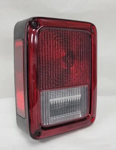 2007-18 Jeep Wrangler Lt Rear Tailight OEM Mopar 55077891AH - Bild 1 von 7