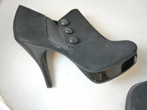 Unlisted File Away Black Booties Platform Button Trim Sexy Heels Size 8 M Medium - Picture 1 of 11