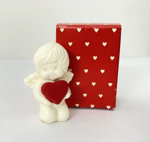 1982 Vintage AVON Lil Cupid With Heart Potpourri Fragrance Mini-pomander - Picture 1 of 6