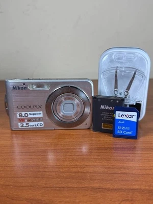 Nikon Coolpix S210 Fotocamera Digitale 8 MP Zoom 3X - Con Batteria e Caricatore - Immagine 1 di 4