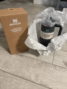 Stanley The Quencher H2.0 FlowState Becher 30 Unzen (Kohle; Neu mit Box) - Bild 1 von 4
