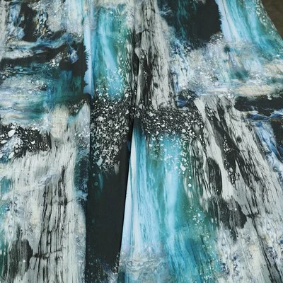 Weich Fallender Viskose Jersey extrem weicher Bekleidungsstoff mit Muster - Bild 1 von 3