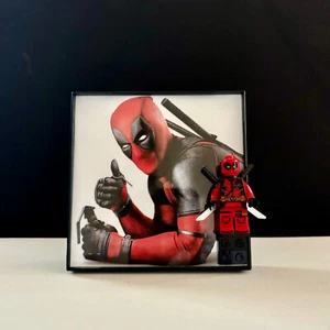 Deadpool (Wolverine) Minifigure & Frame 4X4 - Picture 1 of 3