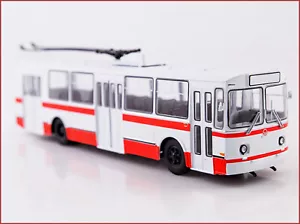 1:43 Soviet trolleybus ZIU 682B russian + Modimio Zeitschrift №61 USSR URSS - Picture 1 of 7