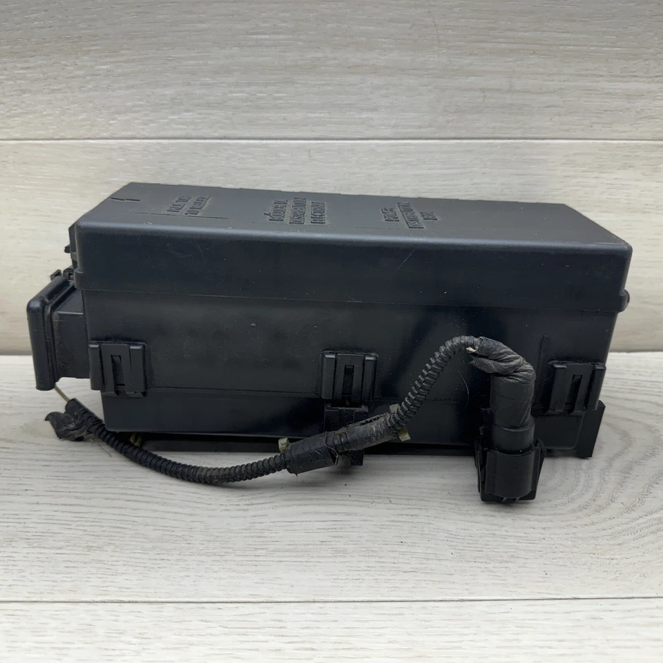 96 1996 Ford Ranger Engine Fuse Box Relay Junction Block Panel Compartment - Image 1 of 4