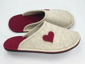 Barfußpantoffel Wollfilz "Herz" natur/weinrot - Bild 1 von 7