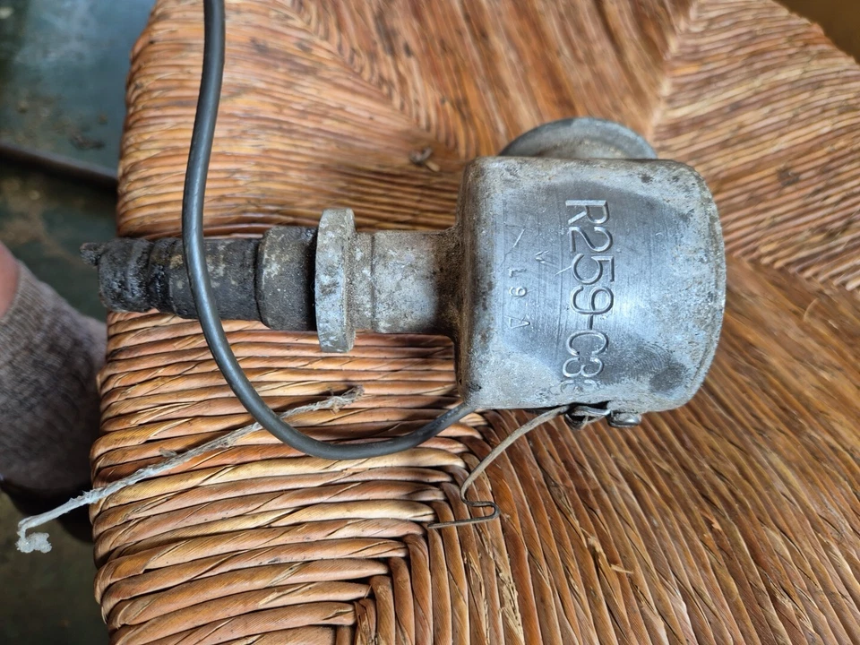 Distribuidor de encendido Ducellier 4297 R259/C33 Renault 10 / R10 1300 Allumeur R259C33 Foto 1 de 4