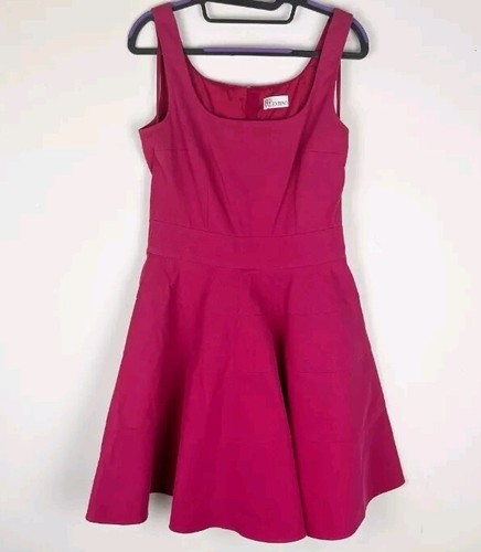 Abito rosso Valentino aderente e svasato rosa caldo taglia 42 senza maniche Mgd