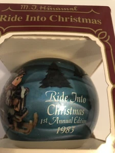 M.J. Hummel Vidrio Bola Ornamento 1983 Viaje a la Navidad Primera Edición Anual NUEVO - Imagen 1 de 9