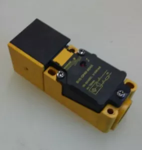 TURCK #(Bi15-CP40-AD4X) Electrical Proximity Switch Combi Prox sensor - Picture 1 of 3