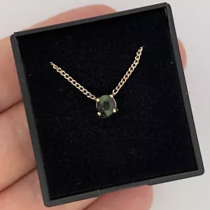 9ct Yellow Gold Green Tourmaline Solitaire Necklace 18" Chain - Picture 1 of 6