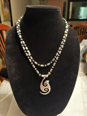 "Cadena de tablero de punto de peltre plateada firmada por BICO 43"" unisex en capas surfista tribal" Foto 1 de 4