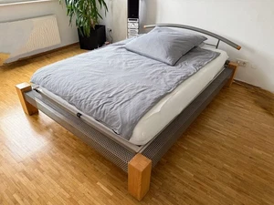 Modernes Bett 160x220 cm – mit Lattenrost und Matratze – gut erhalten - Bild 1 von 5