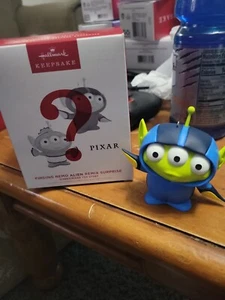 2022 Hallmark Keepsake Finding Nemo Alien Remix Blue Ornament / CHASE Piece - Picture 1 of 1