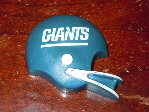 NEW YORK GIANTS Vintage NFL RUSS PLASTIC Football FRIDGE MAGNET Standings Board Cover