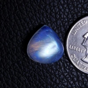 AAA+ Quality Rainbow Moonstone Cabochon Heartshape Gemstone 14.7x14x8mm 12.15Cts - Picture 1 of 3