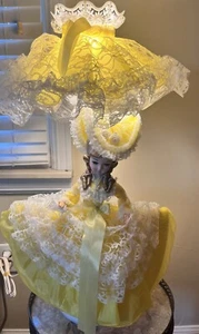 Vintage viktorianische Puppenlampe Spitze gelb weiß New Old Stock - Bild 1 von 24