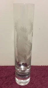 Vaso per boccioli in vetro trasparente inciso motivo fiori e foglie alto 7" - Foto 1 di 5