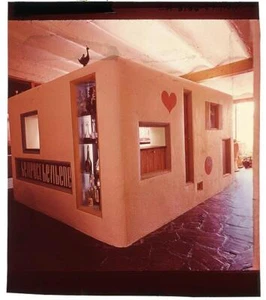 Image from LOOK - Job 60-8818 titled Alexander Girard lighting story 4 - Picture 1 of 1