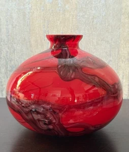Vintage Kralik Czechoslovakia 8" Swirl Red Vase - Picture 1 of 4