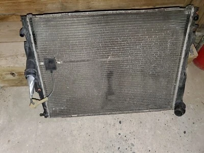 Radiador Bmw 328i con sensor OEM 07-14 Foto 1 de 3
