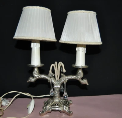 LAMPE ANCIENNE A POSER BOUGEOIR 2 FEUX PAMPILLES FORME D'OISEAUX - Photo 1/4