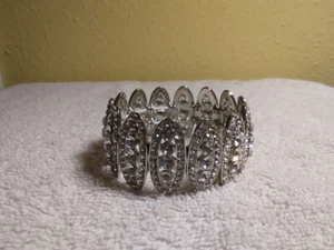 Queens Diamond costume bracelet - Picture 1 of 1