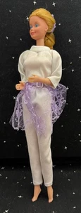 Vintage Bambola Barbie Mattel con vestito capelli biondi con luci Filippine anni 80-90 - Foto 1 di 8