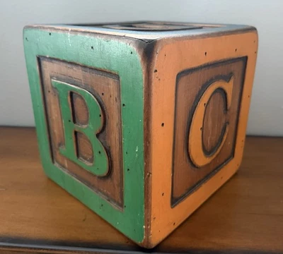 Vintage Wolf Creek 10" Square Wood Letter Block Baby Block Alphabet Folk Art Foto 1 de 4