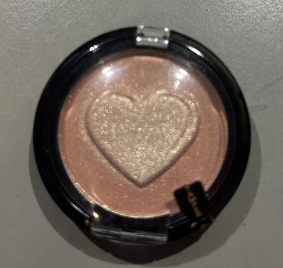 Signature Club A Loving Skin Eyeshadow with Soy Protein - Image 1 of 2