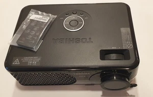 videoproiettore usato TOSHIBA TDP-XP2 - Foto 1 di 6