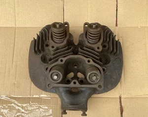 VINTAGE ORIGINAL BSA A10 IRON CYLINDER HEAD 67-1066 COMPLETE CONDITION - Picture 1 of 14