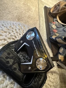 NEW 2025 SCOTTY CAMERON PHANTOM BLACK 5.5 LIMITED EDITION PUTTER / 34" - Picture 1 of 12