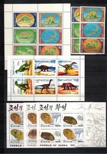 Dinosauri - Lotto di lotto e foglietti ** / MNH (2) - Foto 1 di 1