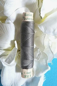 64B / Superb Coil Wire Silk Gutermann Laska " Grey Green " N° 133 - Picture 1 of 2