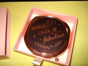 Espejo compacto especialmente para ti Lazored - "No es un día más fabuloso" - Imagen 1 de 7