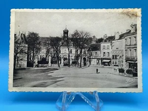 Vintage Postcard Laval (Mayenne) Place du Palais Early 20th Century Architecture - Picture 1 of 3