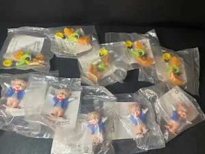 Looney Tunes  Characters At Shell Lot Porky Pig And Daffy Duck 1990 Warner - Picture 1 of 8