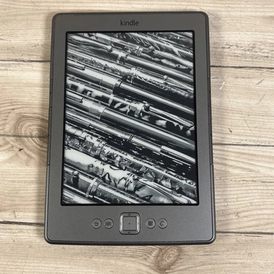 Amazon Kindle Model D01100 4th Generation 2GB Wi-Fi 6 Inch e-Reader - Tested - Image 1 of 4