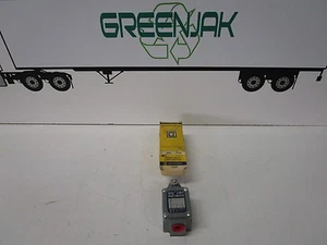 SQUARE D TUA4 SERIES B CLASS 9007 HEAVY DUTY LIMIT SWITCH - NOS - FREE SHIPPING - Picture 1 of 7