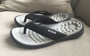 Crocs Reviva Flip Flop Sandals Mens Size 10 Woman’s Size 12 Black/Gray 205715