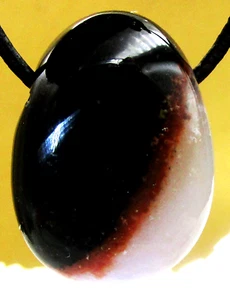 SARDONYX Edelstein Anhänger FREEFORM TROMMELSTEIN gebohrt Nr.12 - Bild 1 von 2
