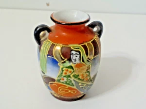 Trico Miniature Vase Nagoya Japan Vintage Hand Painted Gold Gilt Porcelain - Imagen 1 de 7