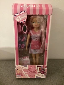 Juego de salón de estilistas Sindy con Sindy y accesorios más artesanías Sindy nuevo - Imagen 1 de 4