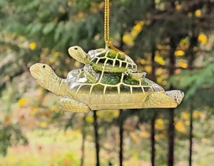 Tortugas Marinas Verdes Adorno Colgante 3.5" Resina Polipiedra - Imagen 1 de 7